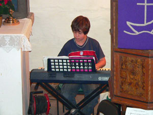 Marius Klinge am Keyboard